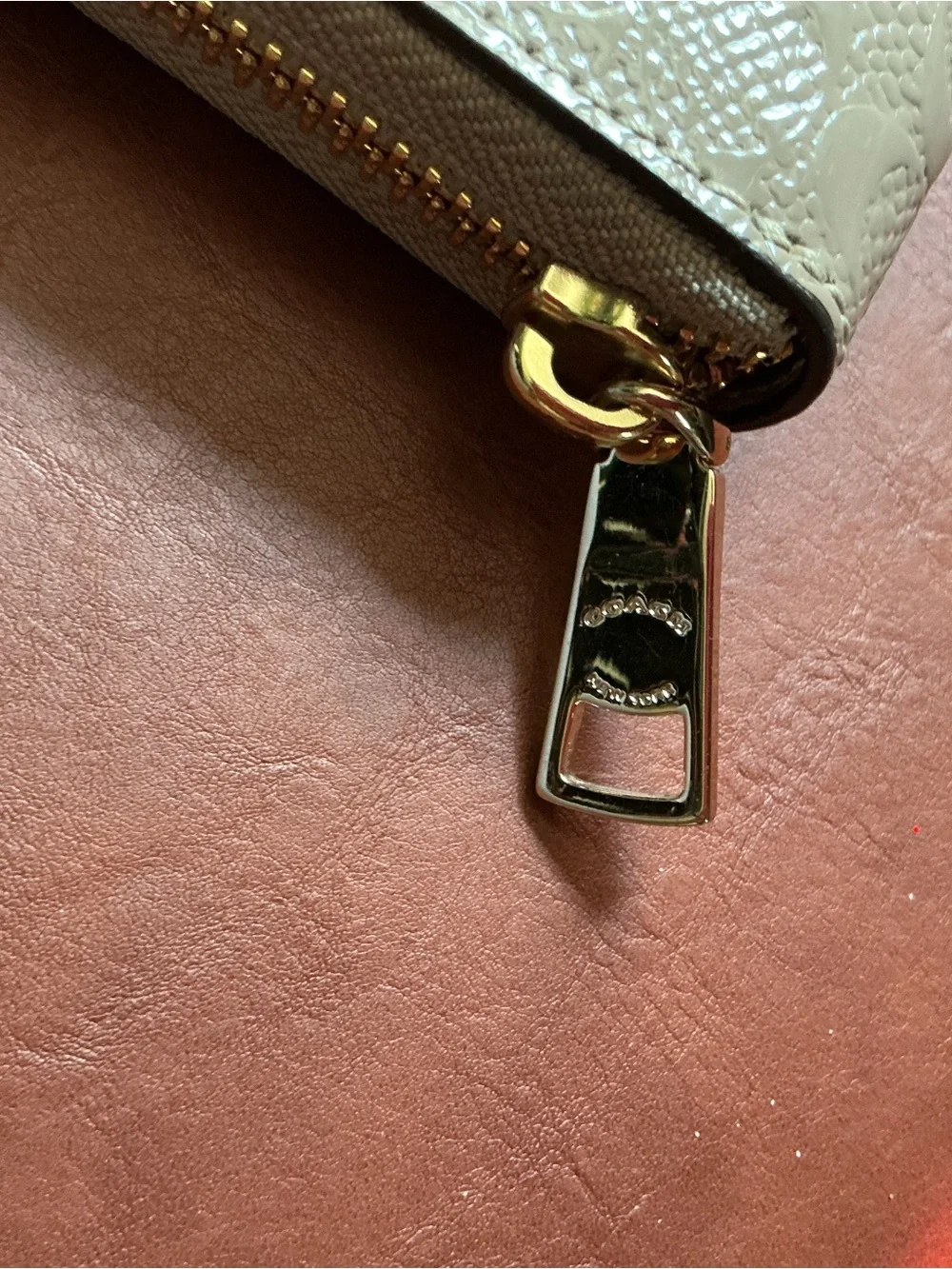 Coach Signature Embossed Leather Accordion Zip Wallet Taupe Gold EUC
